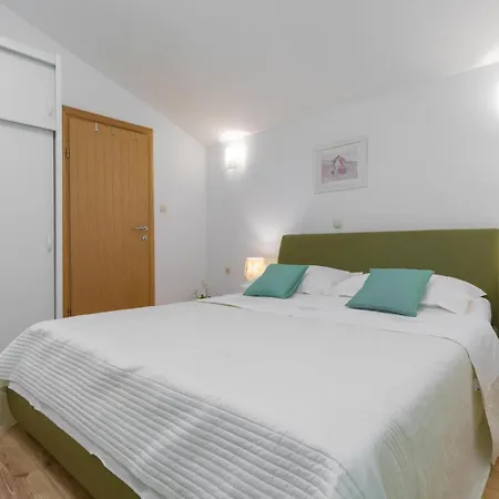 בית נופש Beautiful In וולה לוקה